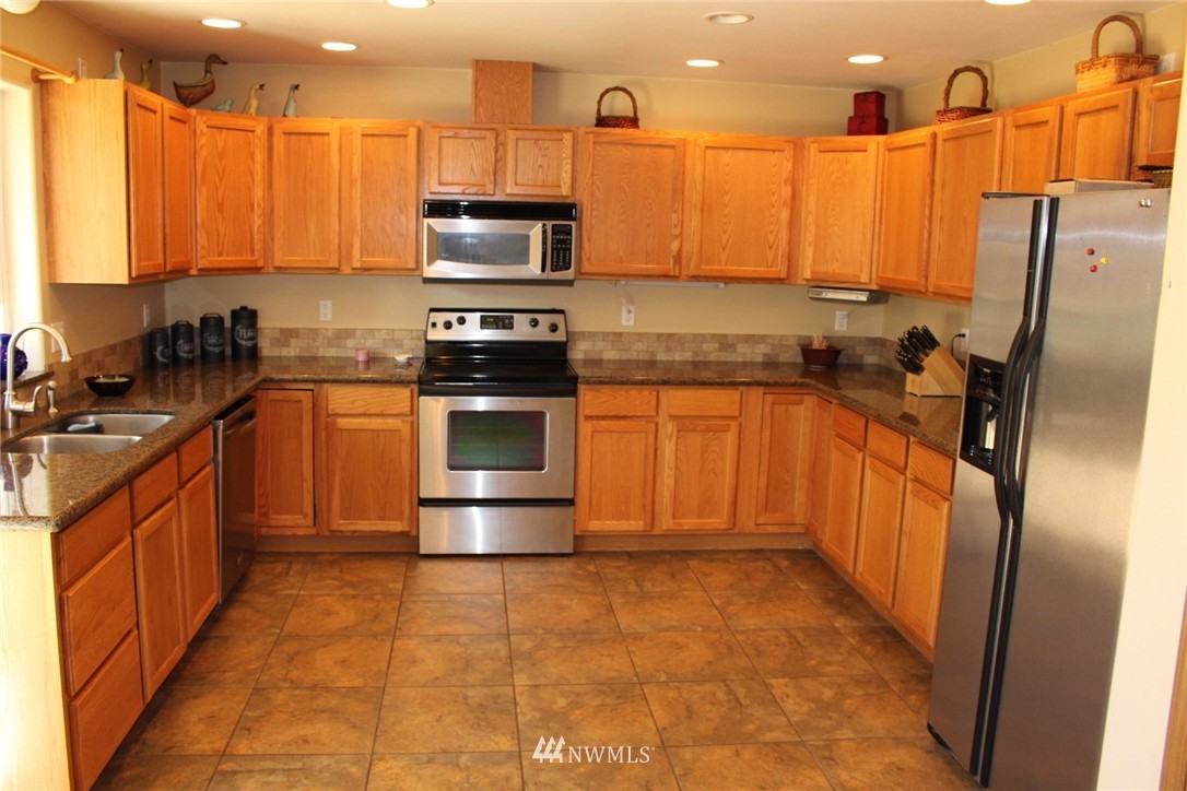 5949 Lemon Road Northeast Olympia, WA 98506 - Photo 11 of 23 Gallery Image 11