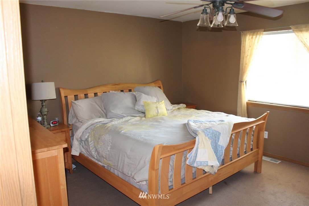5949 Lemon Road Northeast Olympia, WA 98506 - Photo 13 of 23 Gallery Image 13