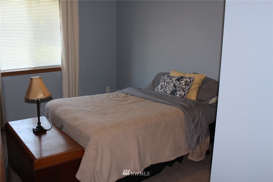 5949 Lemon Road Northeast Olympia, WA 98506 - Photo 16 of 23 Gallery Image 16