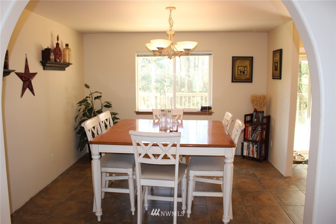 5949 Lemon Road Northeast Olympia, WA 98506 - Photo 9 of 23 Gallery Image 9