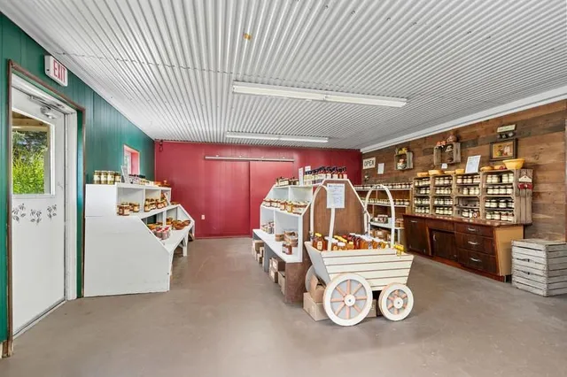 $1,250,000 | 253 County Highway, Kaukauna, WI 54130