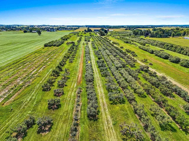 $1,250,000 | 253 County Highway, Kaukauna, WI 54130