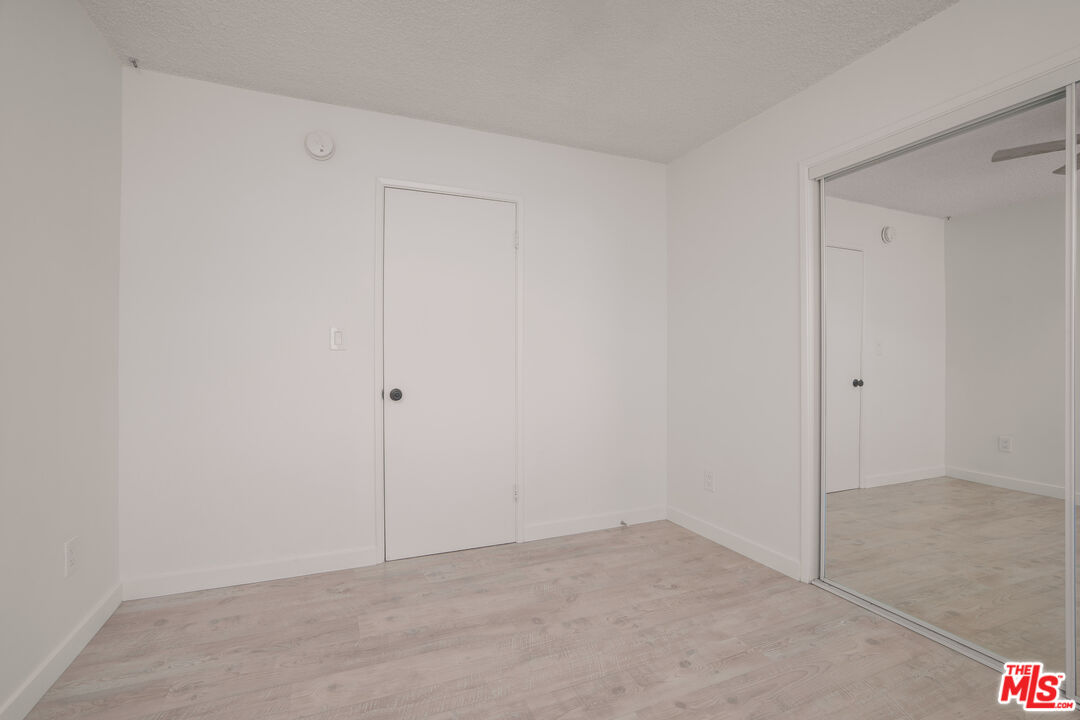 1361 Riverside Drive Los Angeles, CA 90031 - Photo 12 of 14