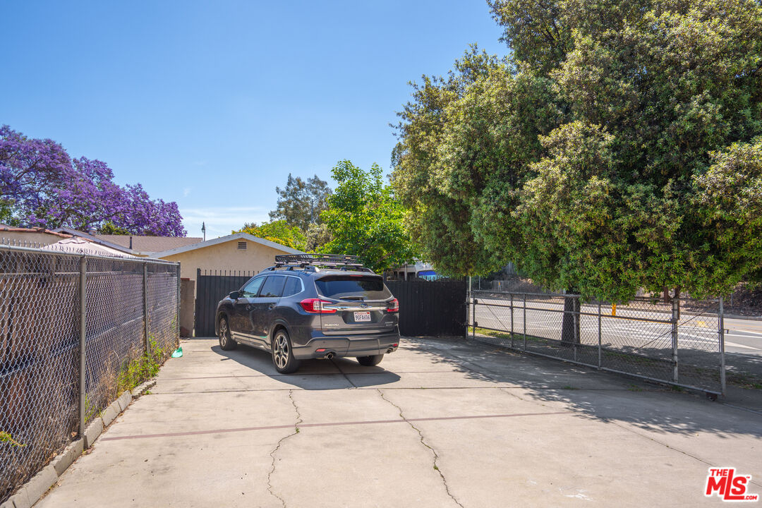 1361 Riverside Drive Los Angeles, CA 90031 - Photo 2 of 14