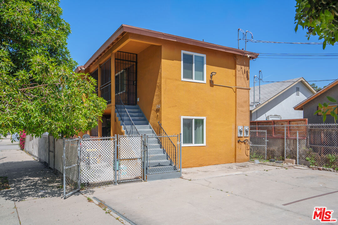 1361 Riverside Drive Los Angeles, CA 90031 - Photo 3 of 14