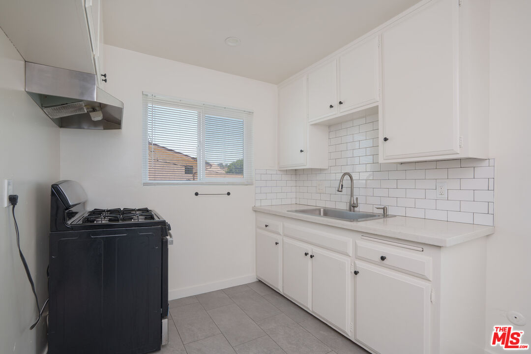 1361 Riverside Drive Los Angeles, CA 90031 - Photo 9 of 14
