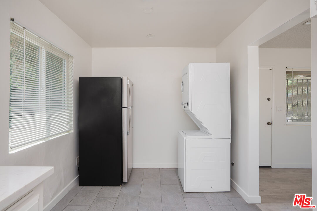 1361 Riverside Drive Los Angeles, CA 90031 - Photo 10 of 14