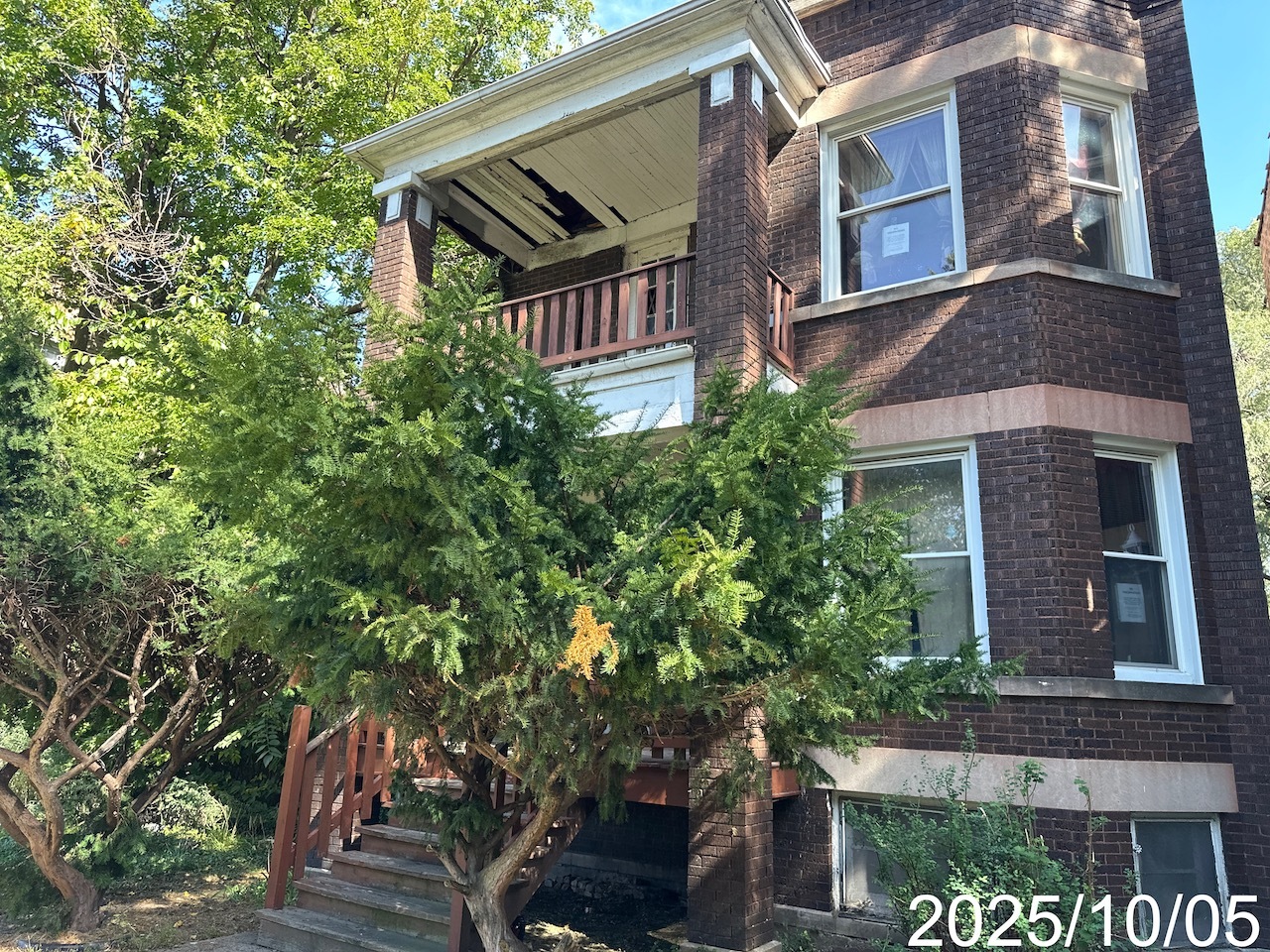7435 South Wentworth Avenue Chicago, IL 60621 - Photo 1 of 18 front view of a house