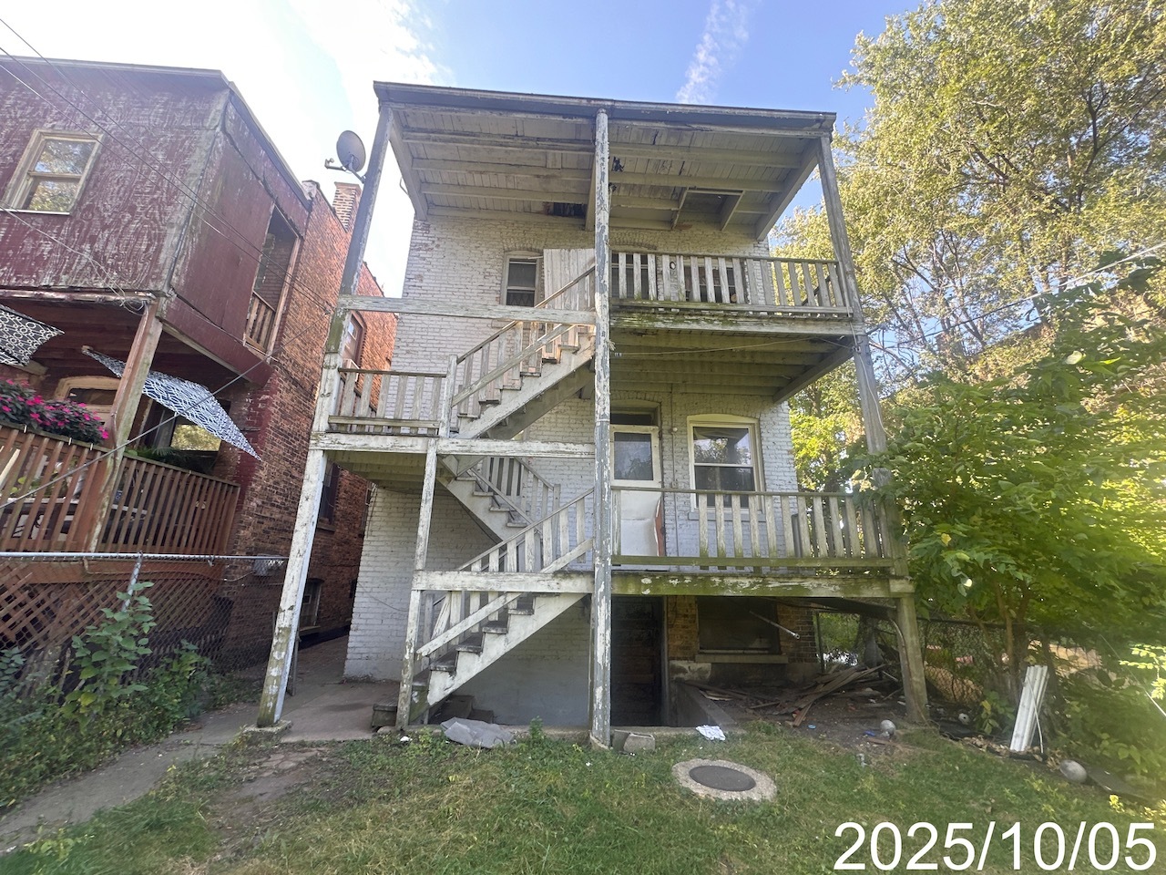 7435 South Wentworth Avenue Chicago, IL 60621 - Photo 3 of 18 a view of balcony with furniture