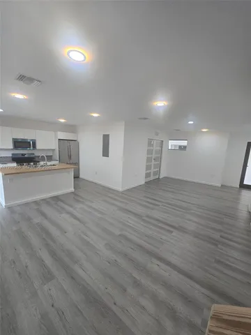 $2,600 | 568 Northwest 7th Street, Florida City, FL 33034