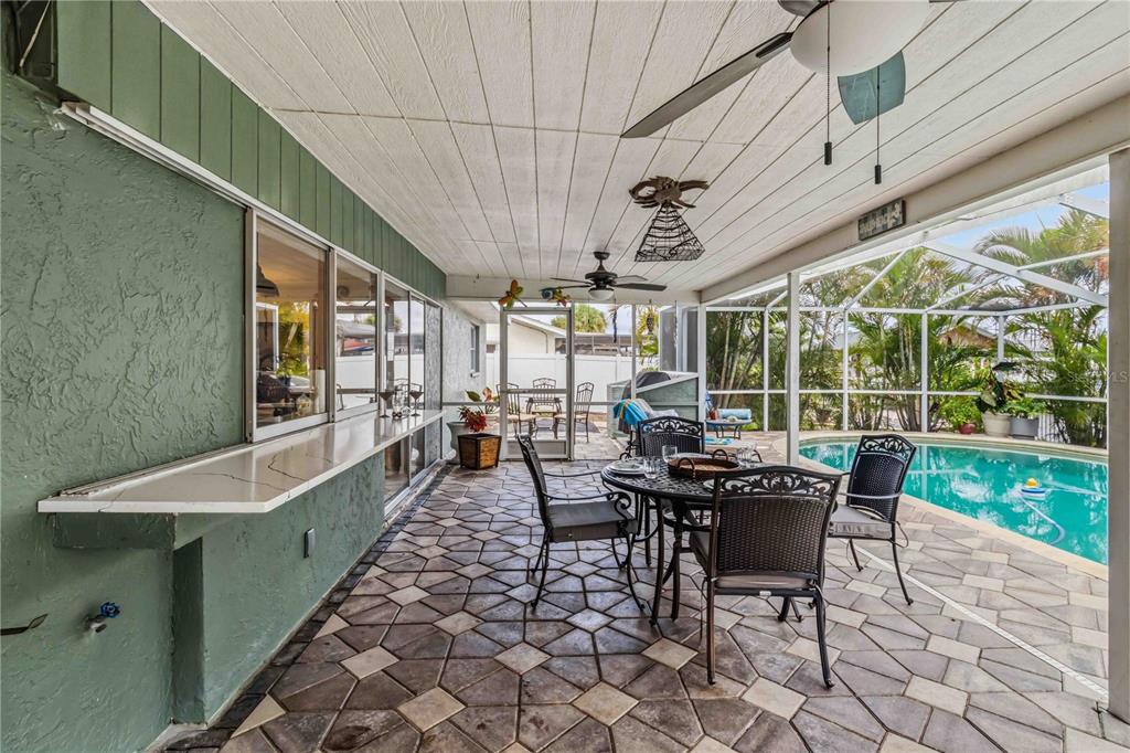 1004 Spindle Palm Way Apollo Beach, FL 33572 - Photo 16 of 24