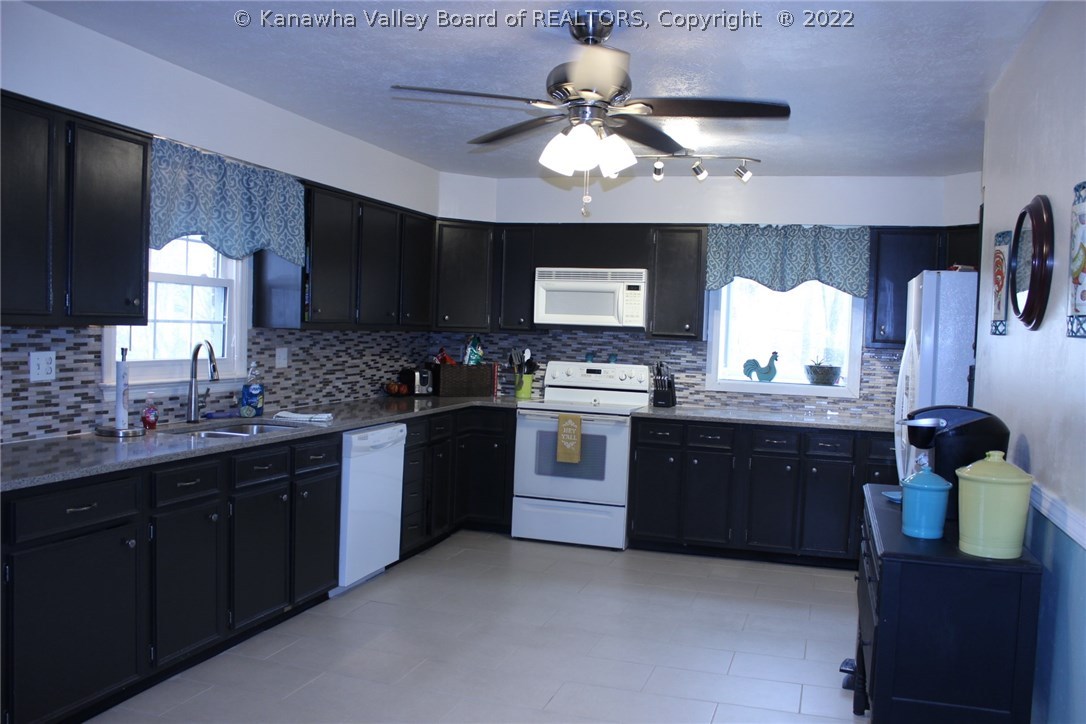 116 Ridgeview Drive Scott Depot, WV 25560 - Photo 7 of 23 Gallery Image 7