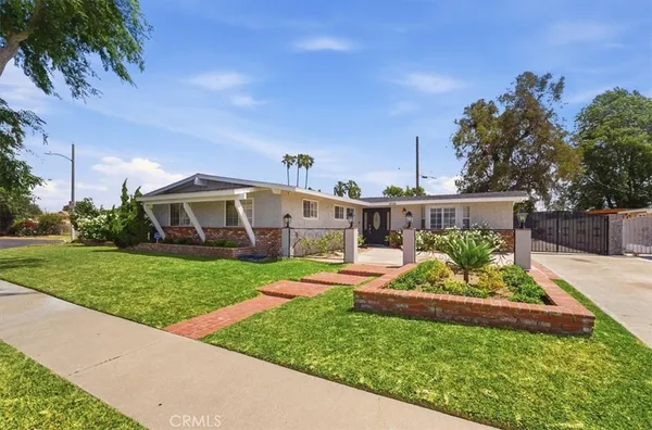 $799,900 | 2040 North Kalsman Avenue, Compton, CA 90222