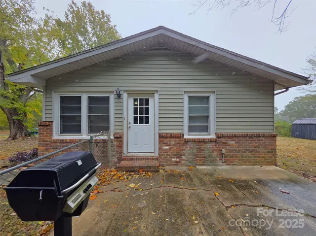 $1,795 | 92 Lawndale Avenue Southeast, Concord, NC 28025