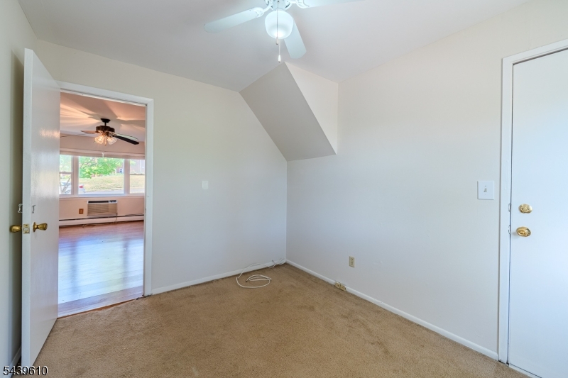 93 Fox Road Edison, NJ 08817 - Photo 10 of 27