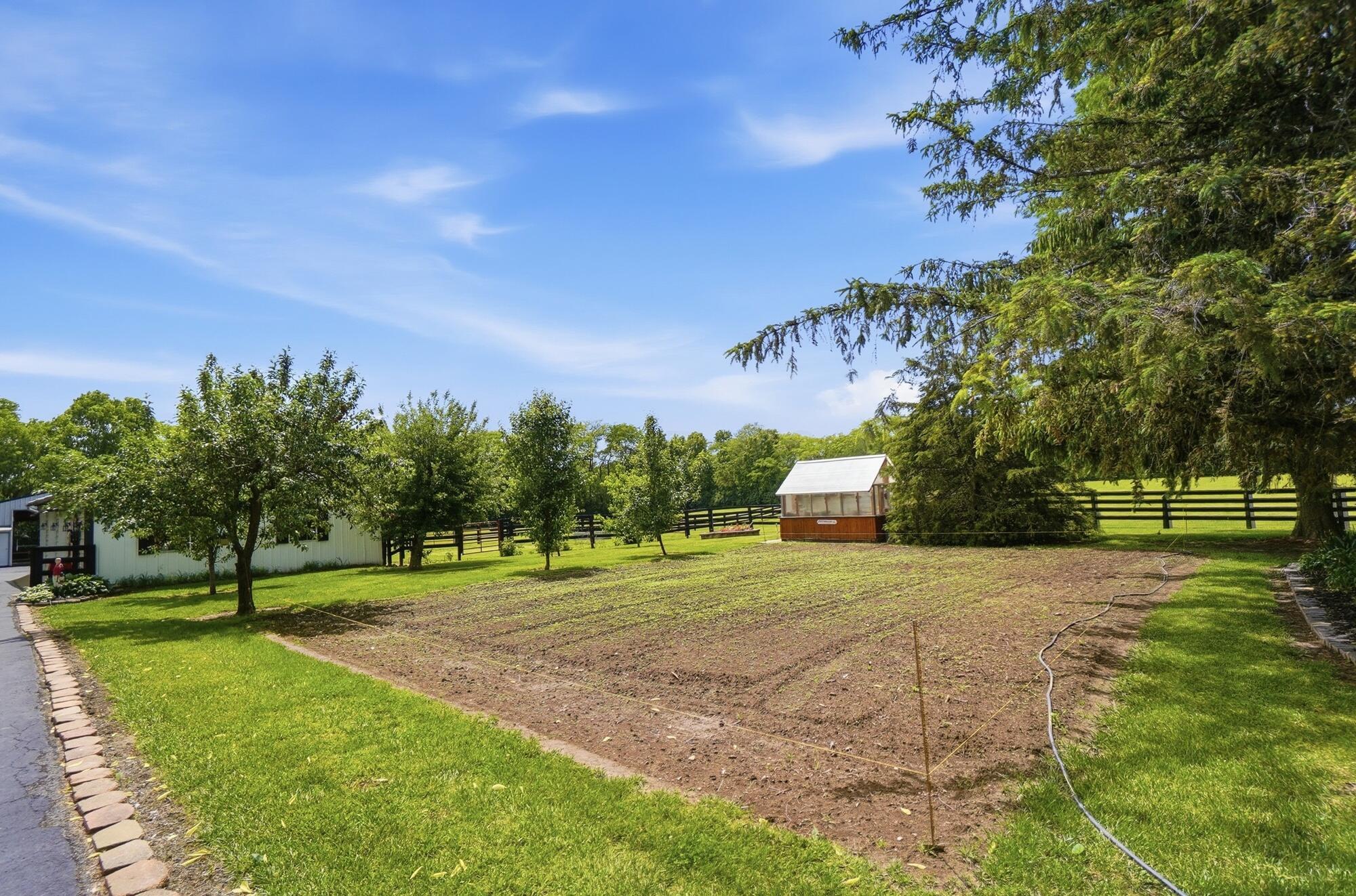 6075 Alkire Road Galloway, OH 43119 - Photo 59 of 85 Garden/Greenhouse area