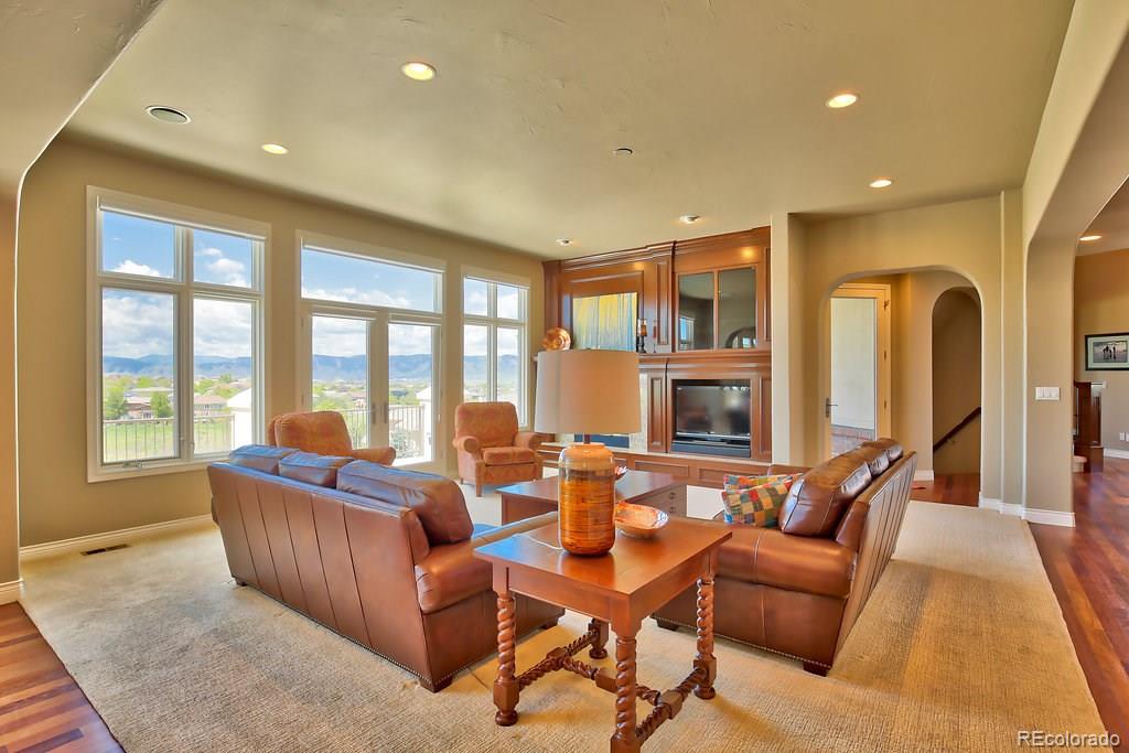 954 Rutherford Way Highlands Ranch, CO 80126 - Photo 9 of 35 Gallery Image 9