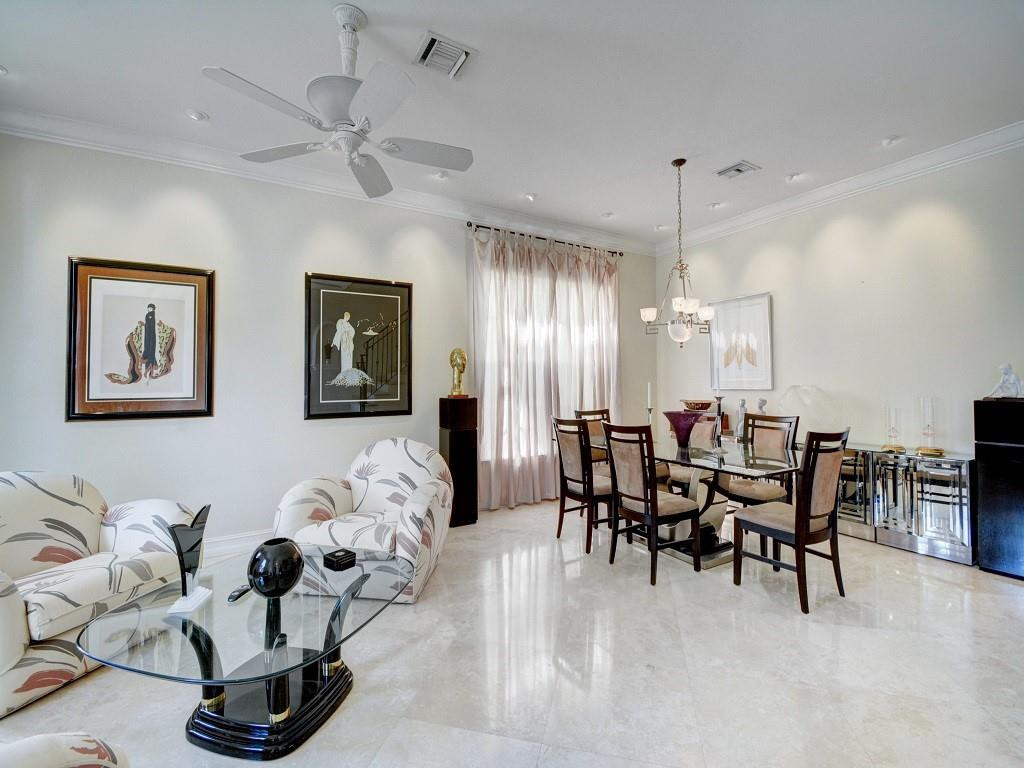 113 Northeast 21st Street Wilton Manors, FL 33305 - Photo 10 of 37 Living-dining room
