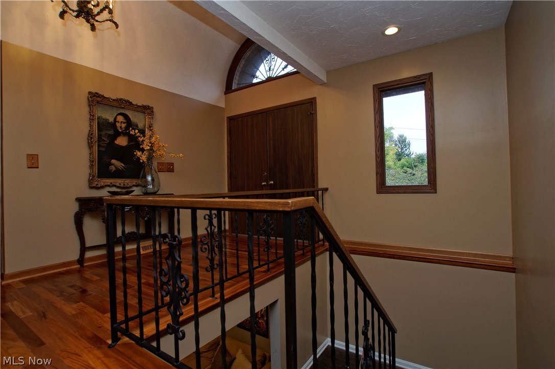 401 Falls Road Chagrin Falls, OH 44022 - Photo 3 of 32 Gallery Image 3