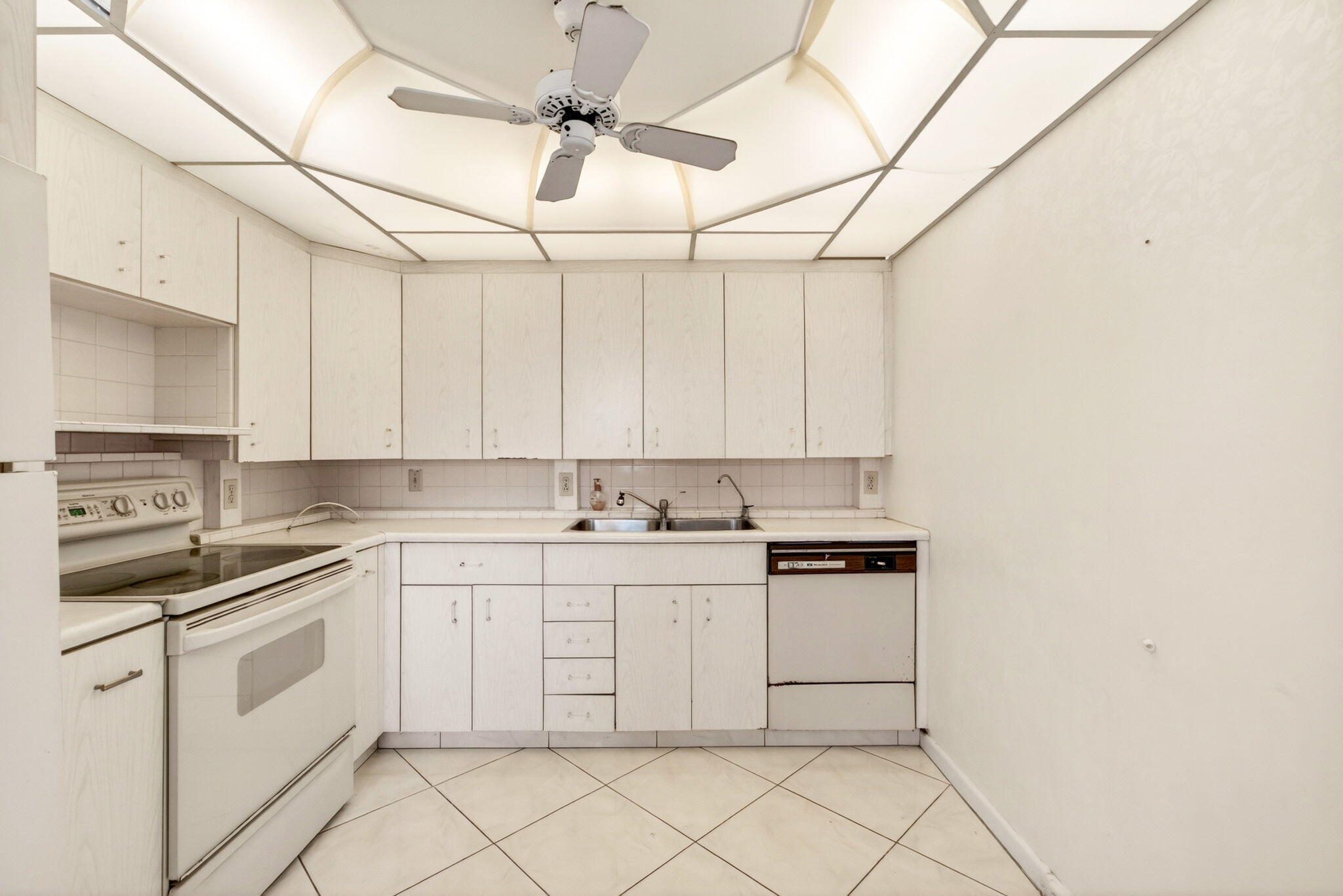 3044 Lincoln A Boca Raton, FL 33434 - Photo 23 of 100 26-web-or-mls-DSC_3464
