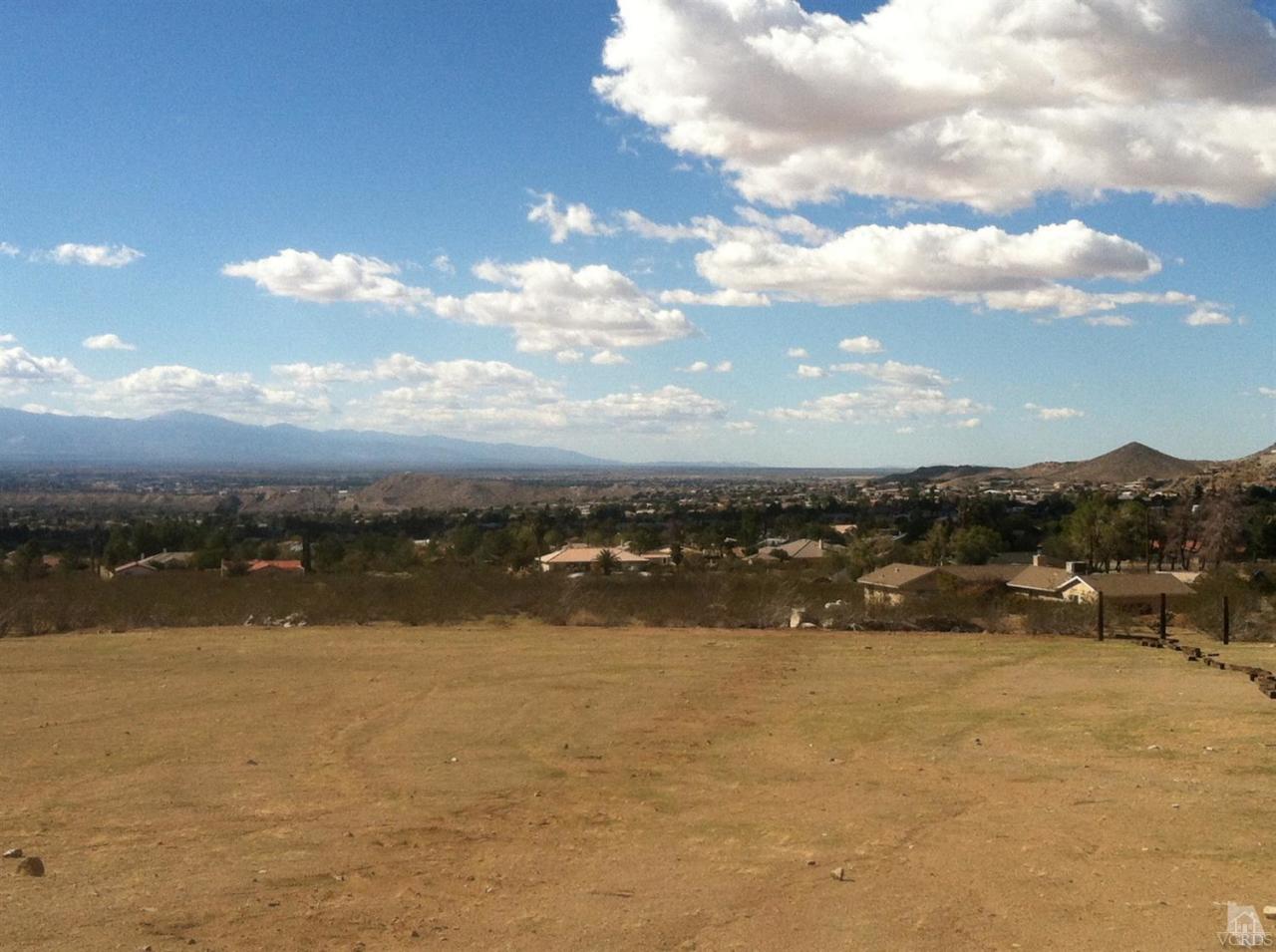 Roanoke Road Apple Valley, CA 92307 - Photo 5 of 7 a view of lake