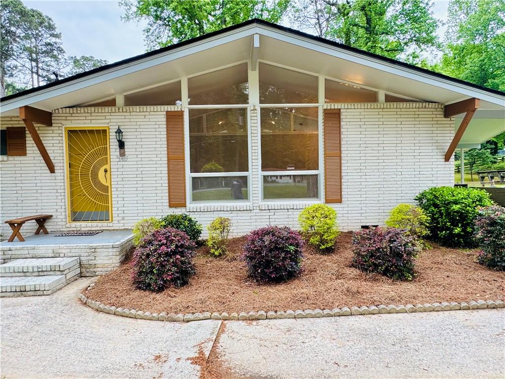 3785 Village Drive Southwest Atlanta, GA 30331 - Photo 3 of 37
