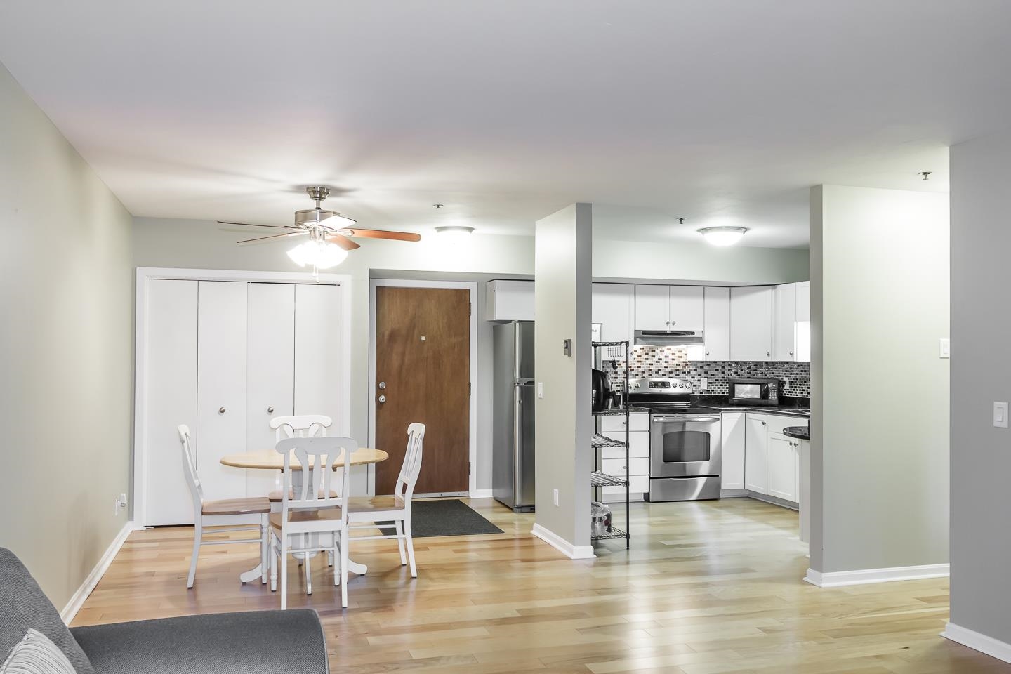 5 Tsienneto Road, Unit 210 Derry, NH 03038 - Photo 5 of 33 Gallery Image 5