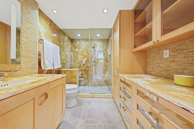 $1,930,000 | 5500 Collins Avenue, Unit 1704, Miami Beach, FL 33140