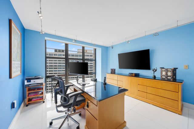 $1,930,000 | 5500 Collins Avenue, Unit 1704, Miami Beach, FL 33140