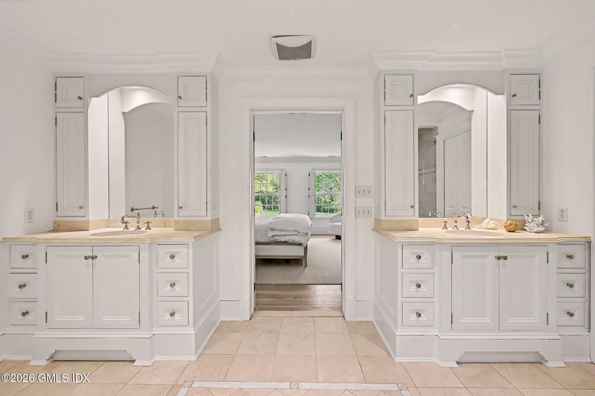 49 Willow Road Riverside, CT 06878 - Photo 18 of 34 Primary Bathroom