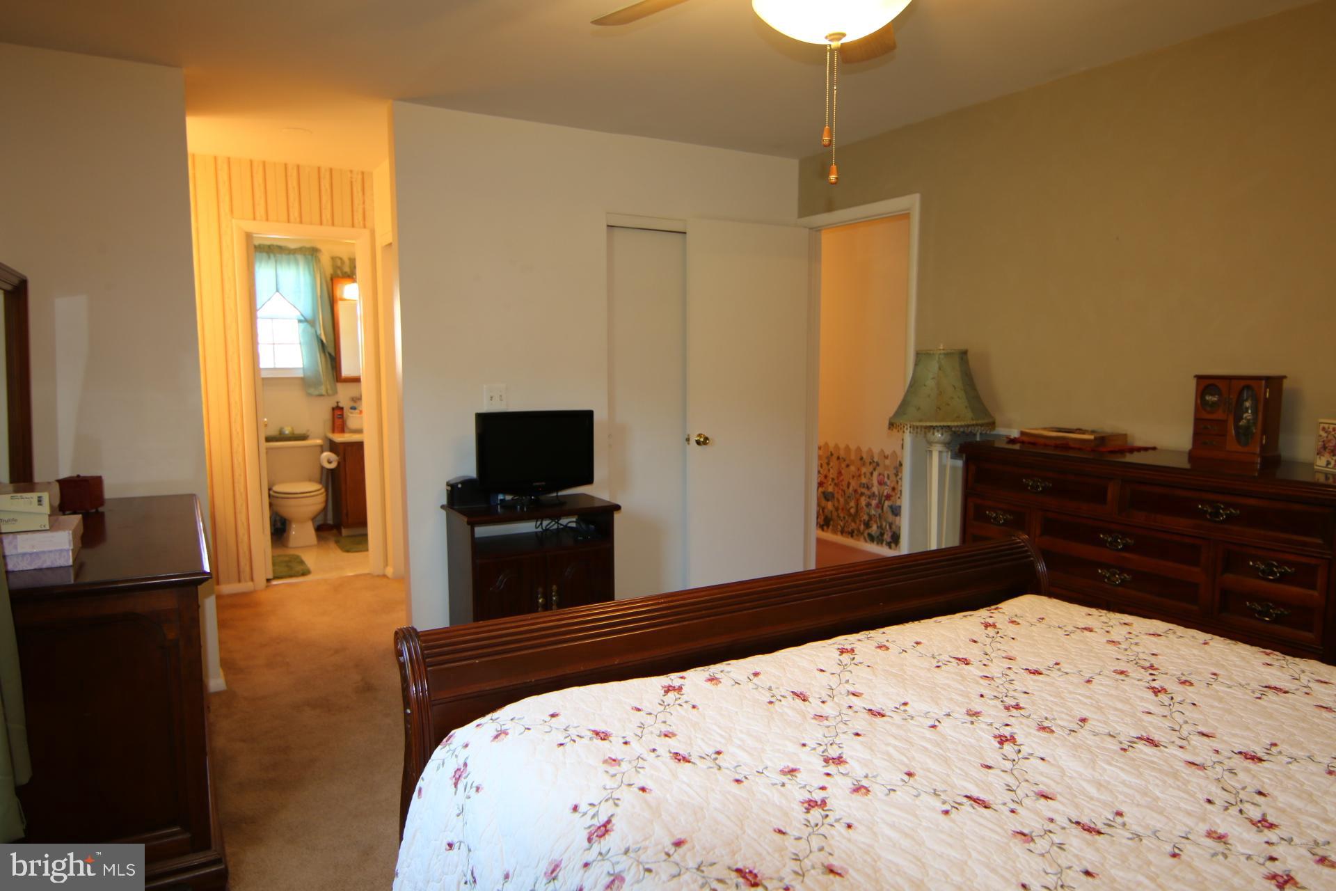 352 Springhouse Road Harrisburg, PA 17111 - Photo 25 of 34 Gallery Image 25