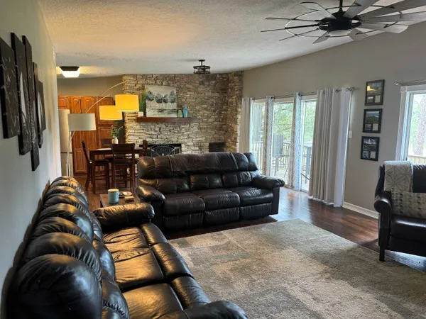 $159,000 | 2550 Sam Rayburn Parkway, Brookeland, TX 75931