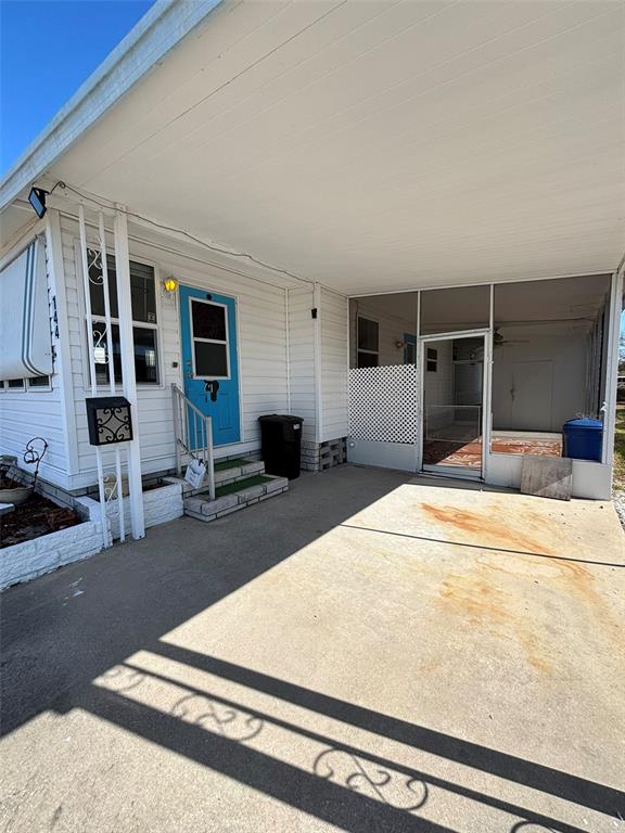 13225 101st Street Southeast, Unit 144 Largo, FL 33773 - Photo 3 of 33 a bedroom with bed and window