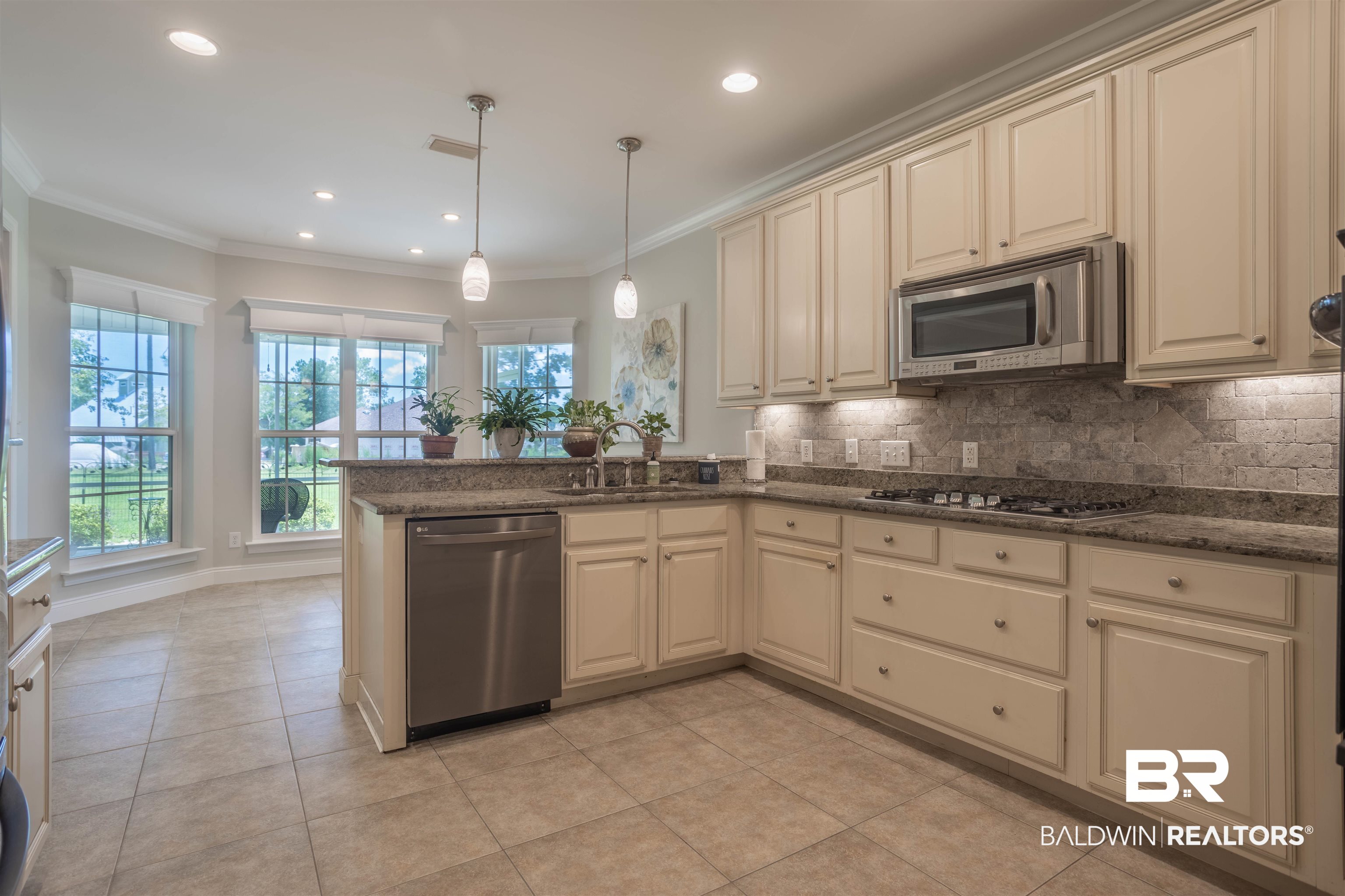 8472 Pinewood Drive Foley, AL 36535 - Photo 6 of 33 Gallery Image 6