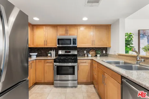 $645,000 | 7100 Alvern Street, Unit 224, Los Angeles, CA 90045