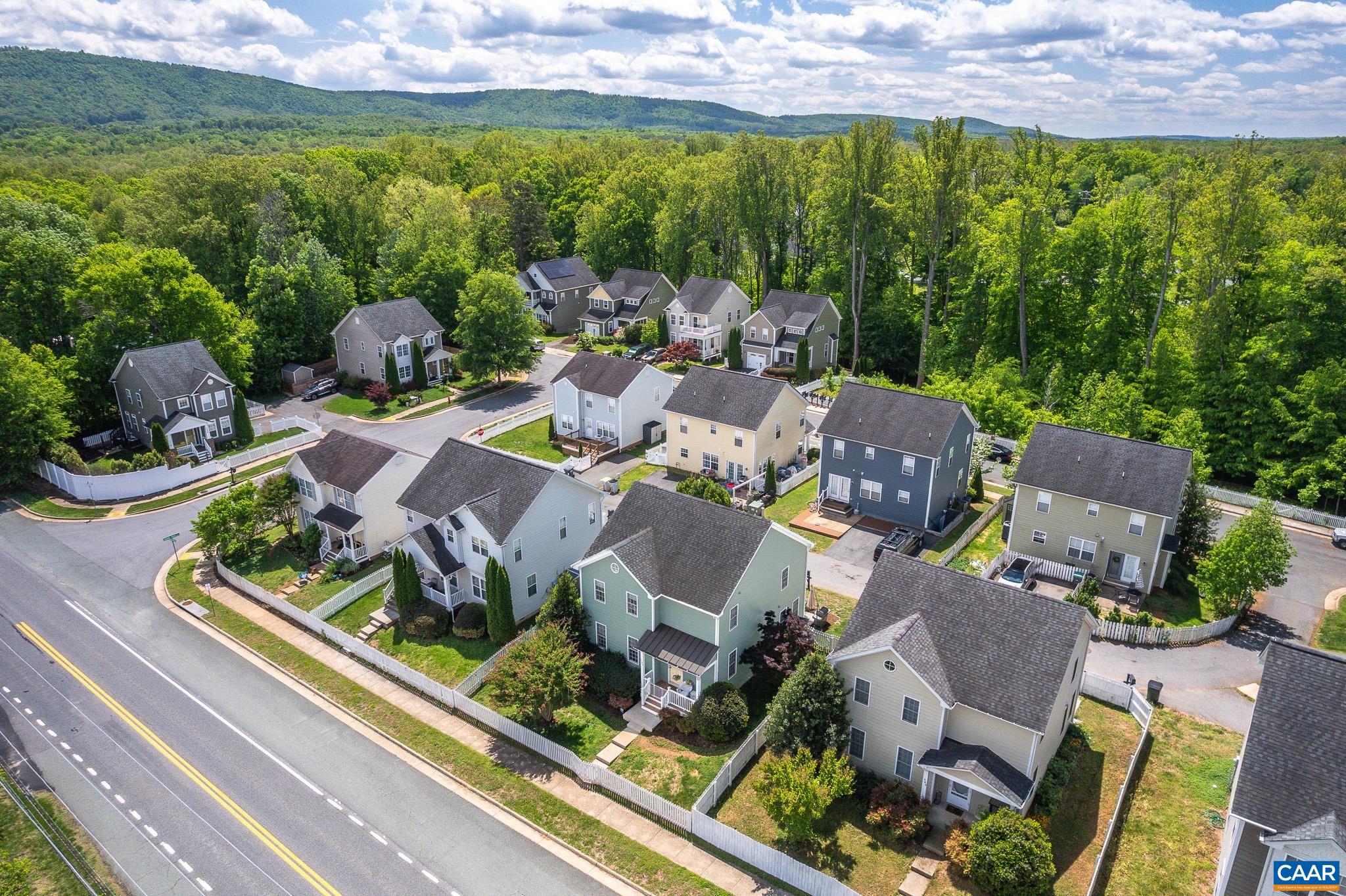 743 Country Green Road Charlottesville, VA 22903 - Photo 5 of 41