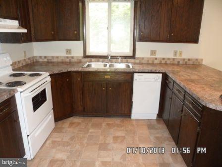 3054 Bowman Road Lancaster, PA 17601 - Photo 3 of 13 Gallery Image 3