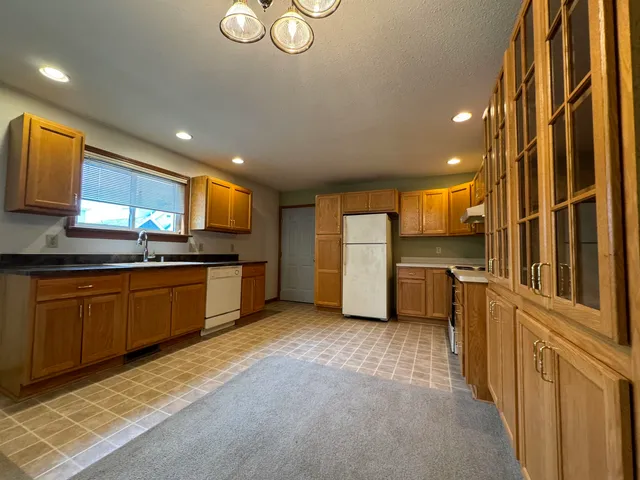 $1,395 | 116 North Street, Sun Prairie, WI 53590