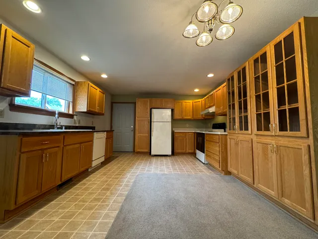 $1,395 | 116 North Street, Sun Prairie, WI 53590