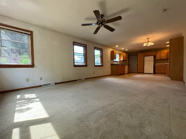 $1,395 | 116 North Street, Sun Prairie, WI 53590