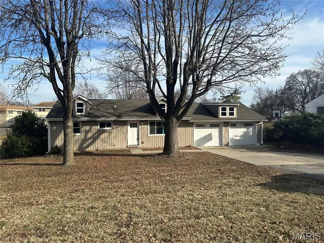 $249,900 | 204 Hillsdale Drive, Ballwin, MO 63011