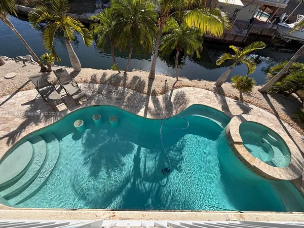 $2,290,000 | 201 Wildwood Circle, Key Largo, FL 33037