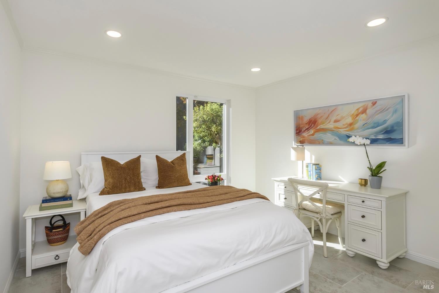 98 Surrey Lane San Rafael, CA 94903 - Photo 17 of 31