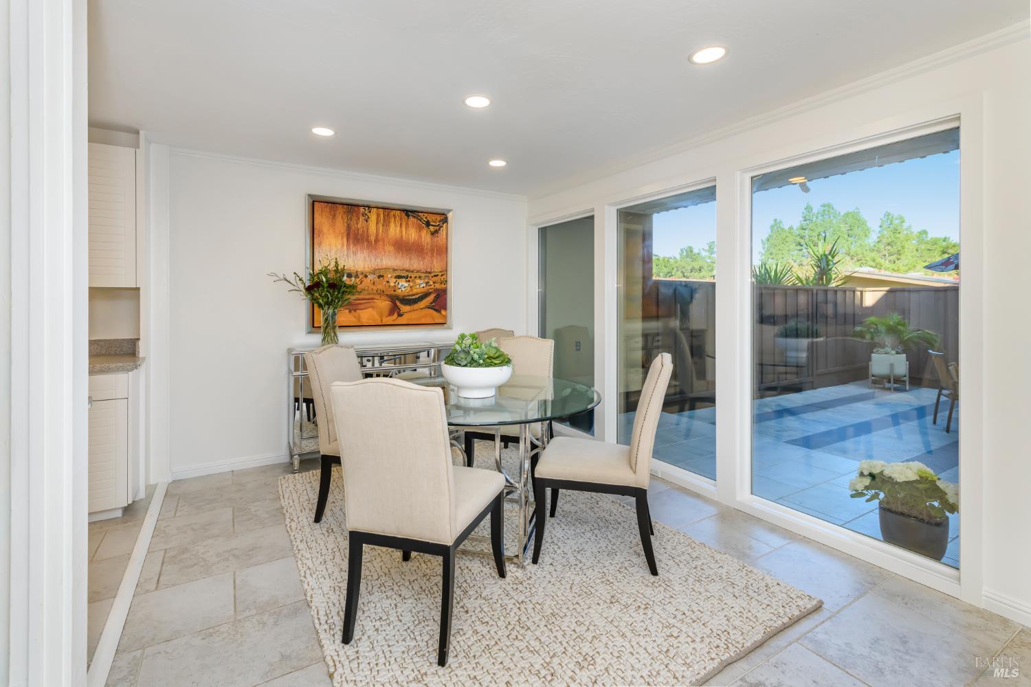 98 Surrey Lane San Rafael, CA 94903 - Photo 3 of 31