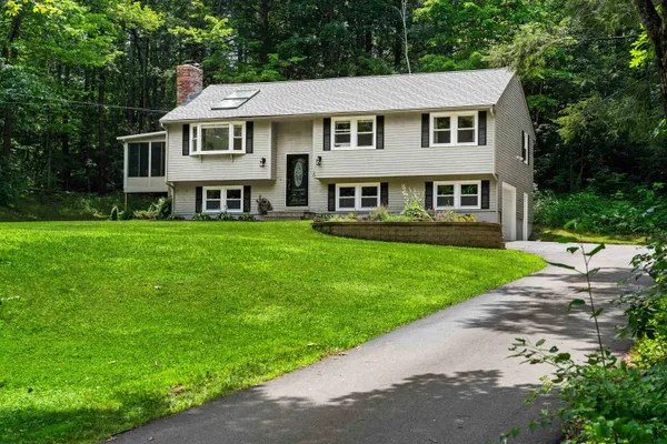 $620,000 | 20 Hawkview Road, Hudson, NH 03051