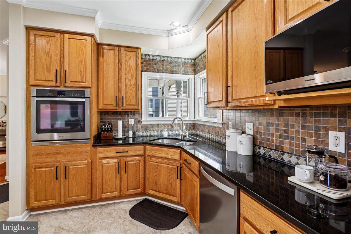 9909 Midsummer Snow Lane Laurel, MD 20723 - Photo 15 of 81 Gourmet Kitchen