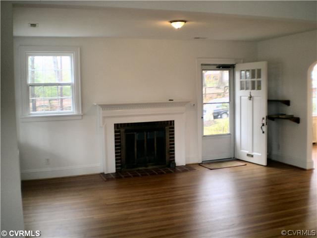 2002 Southcliff Road Richmond, VA 23225 - Photo 4 of 14 Living Room