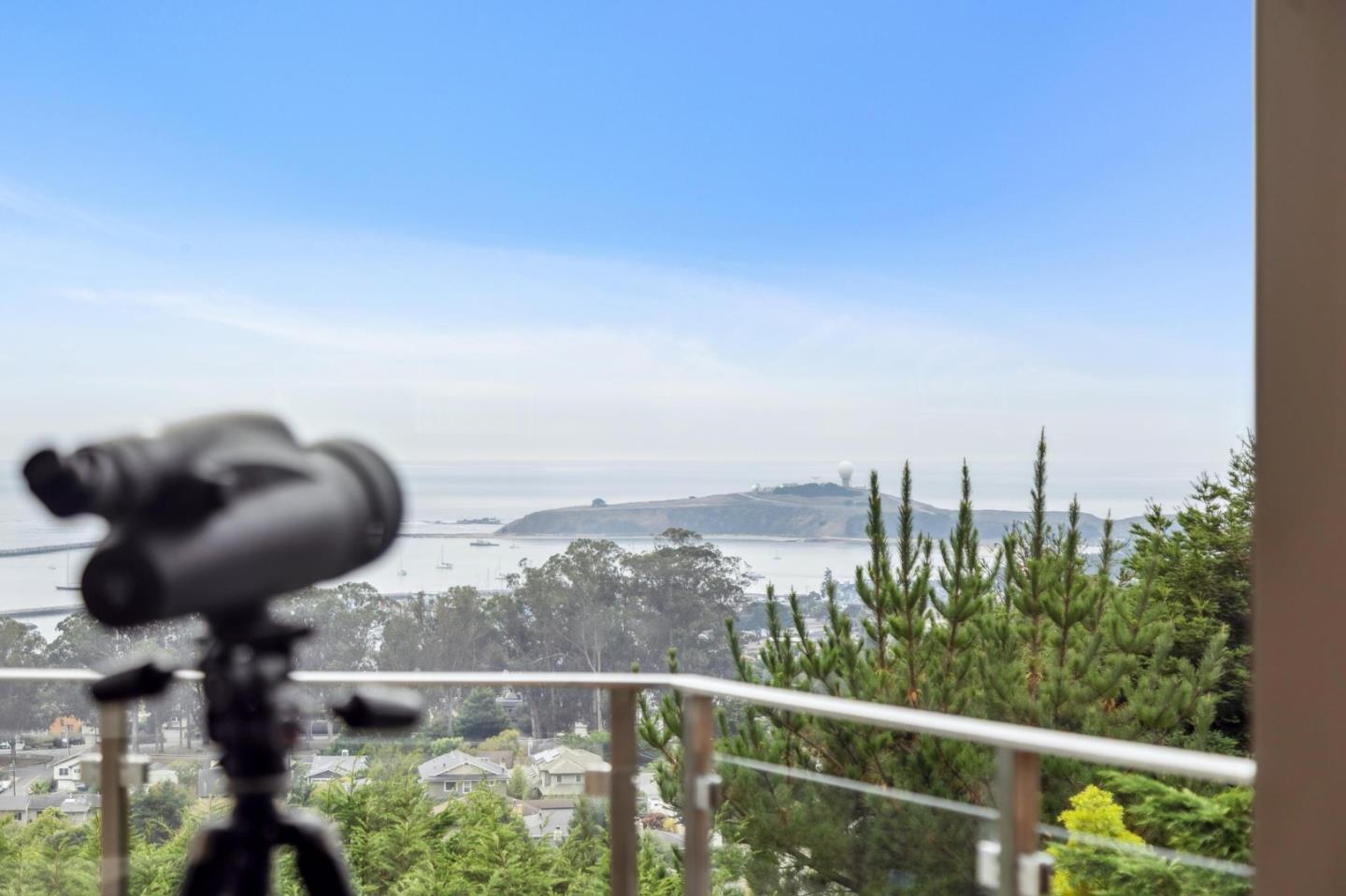 243 Del Monte Road El Granada, CA 94019 - Photo 17 of 66