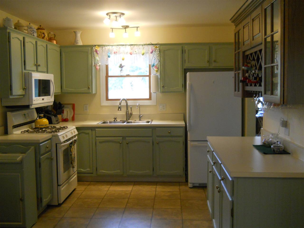 2641 North Reynolds Road Interlochen, MI 49643 - Photo 4 of 48 1815931-3.JPG
