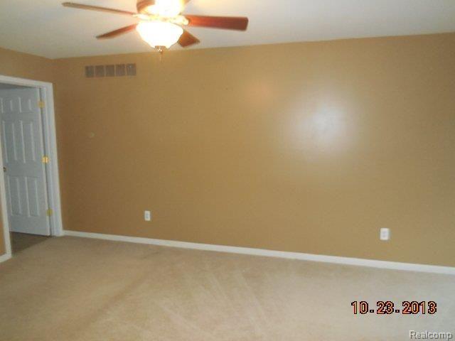 45505 Rathmore Drive, Unit 72 Macomb, MI 48044 - Photo 9 of 17 45505 Rathmore Dr Macomb (26).JP